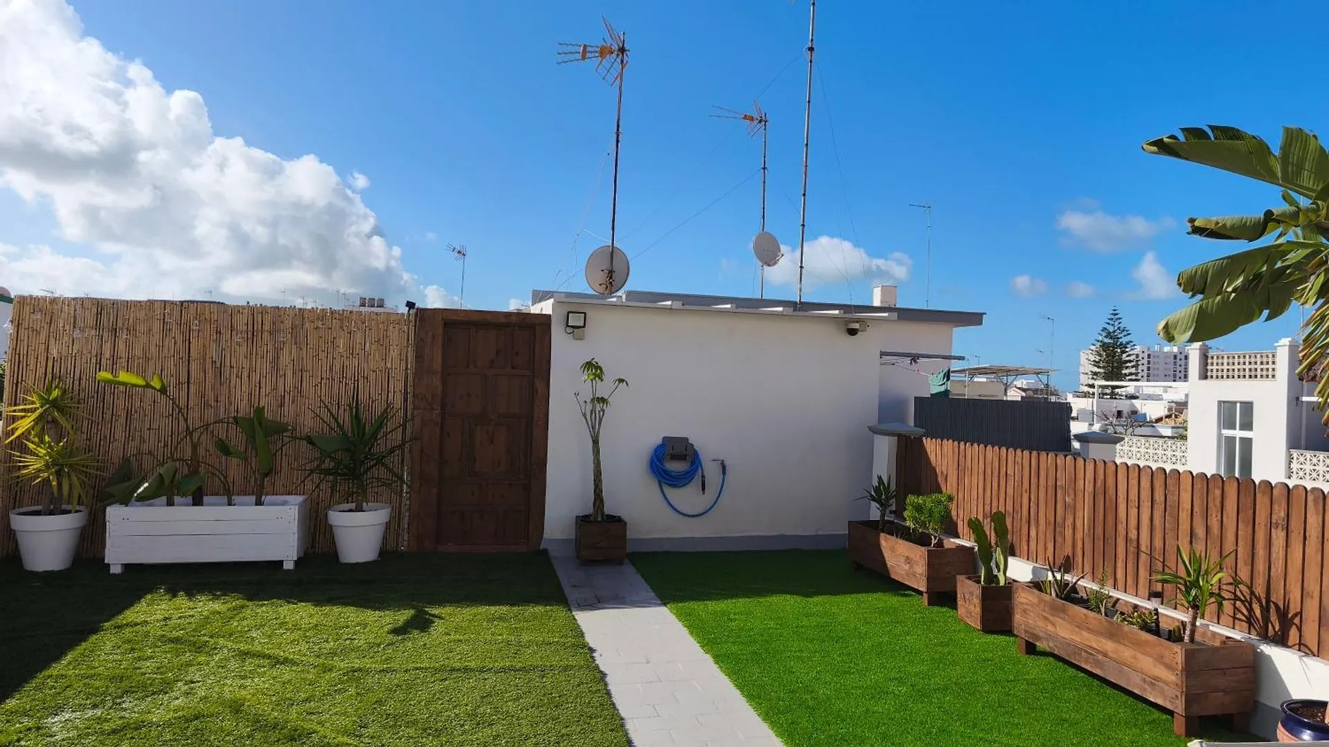 Vivienda Con Azotea Privada, Recien Reformada, Muy Cerca De La Playa contacts